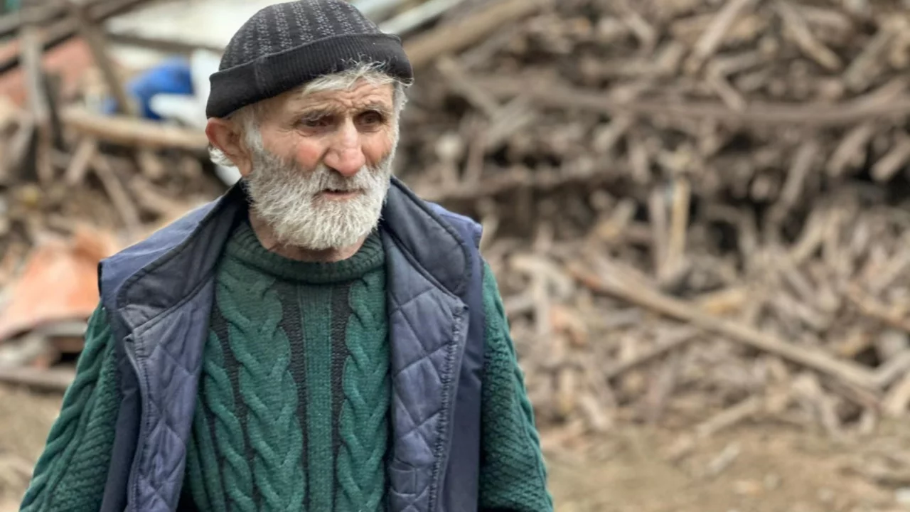 Yaşlı adam çatıdan düşerek hayatını kaybetti!