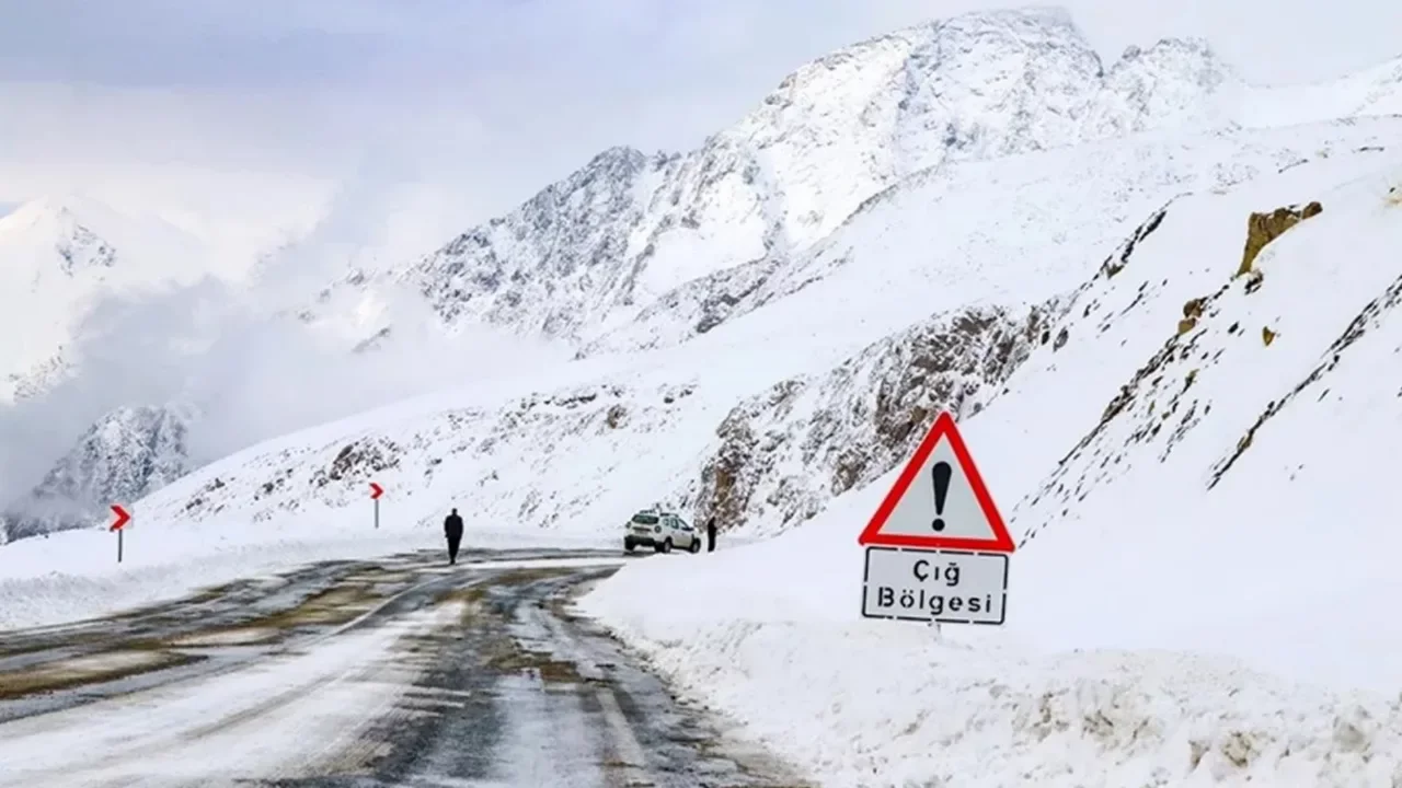 Doğu Karadeniz için çığ uyarısı! Vatandaşlara çağrı yapıldı 