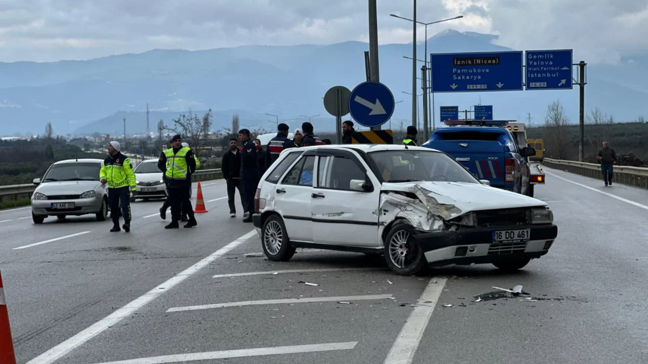 Bursa'da korkutan kaza! Şans eseri yaralanan olmadı