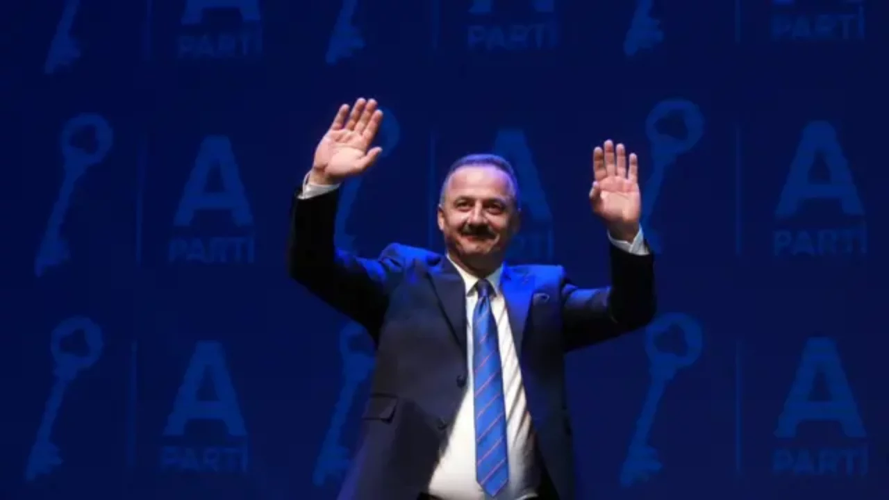 Anahtar Parti Genel Başkanı Ağıralioğlu, İstanbul'da partisinin iftar programına katıldı: 