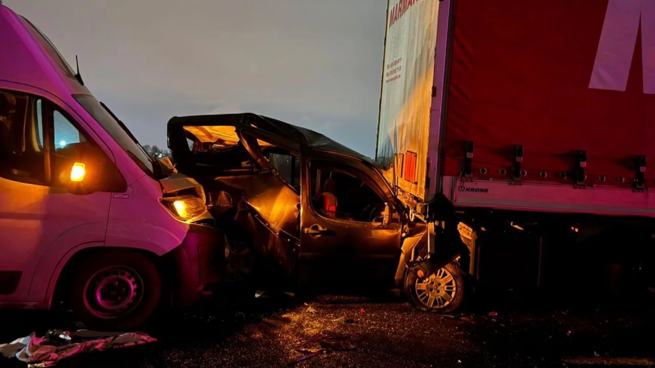 Anadolu Otoyolu'nda zincirleme kaza: 7 yaralı 