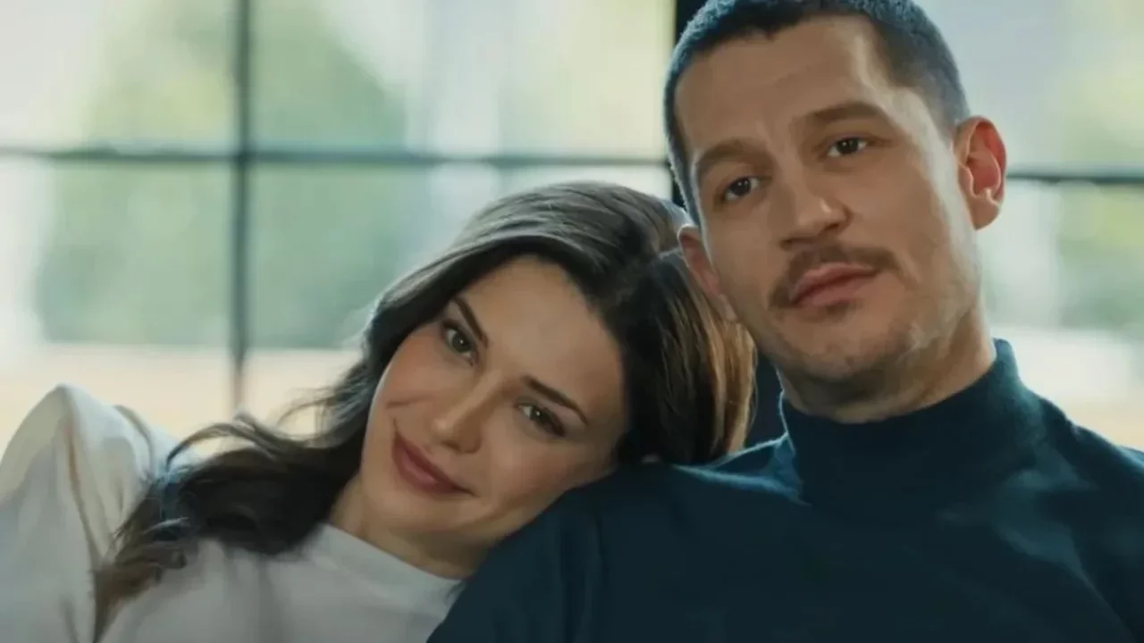 Devrim Özkan'dan rol arkadaşı Uraz Kaygılaroğlu'nun fotoğrafına kafaları karıştıran yorum! "Ömrüm"