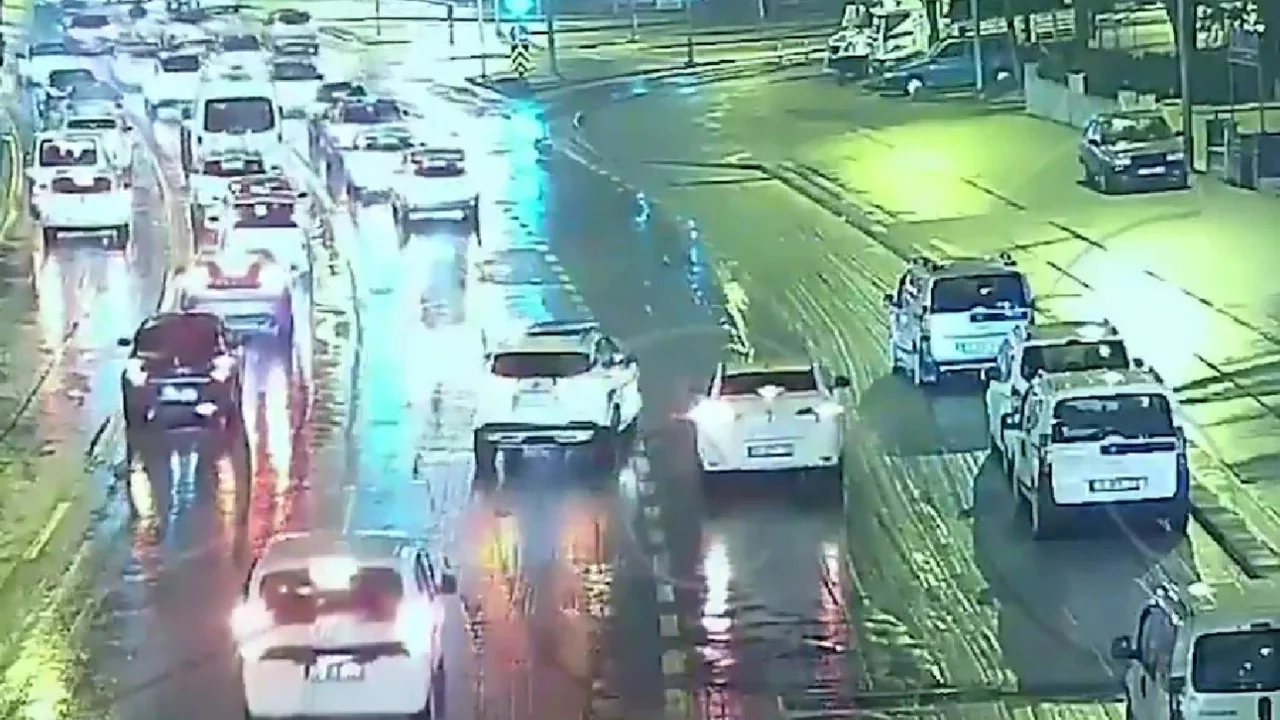 Havaya ateş açan trafik magandasının ehliyeti iptal edildi