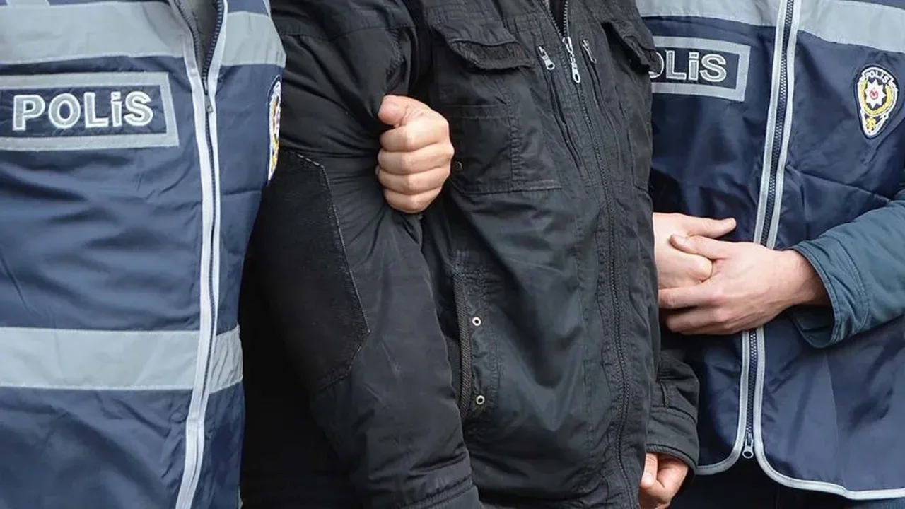 Samsun'da iki adrese operasyon: 230 bin uyuşturucu hap ele ge&ccedil;irildi!