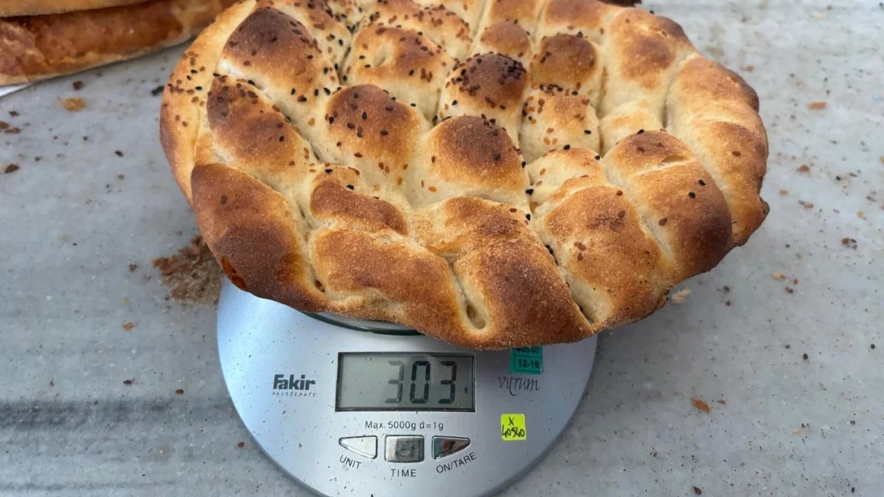 Gramajı d&uuml;ş&uuml;k pide satanlara zabıta engeli