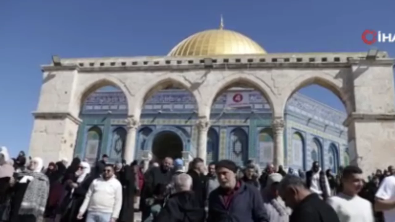 Kudüs'te Ramazan bu yıl sessiz başladı: Süslemeler yasak, ibadetler kısıtlı