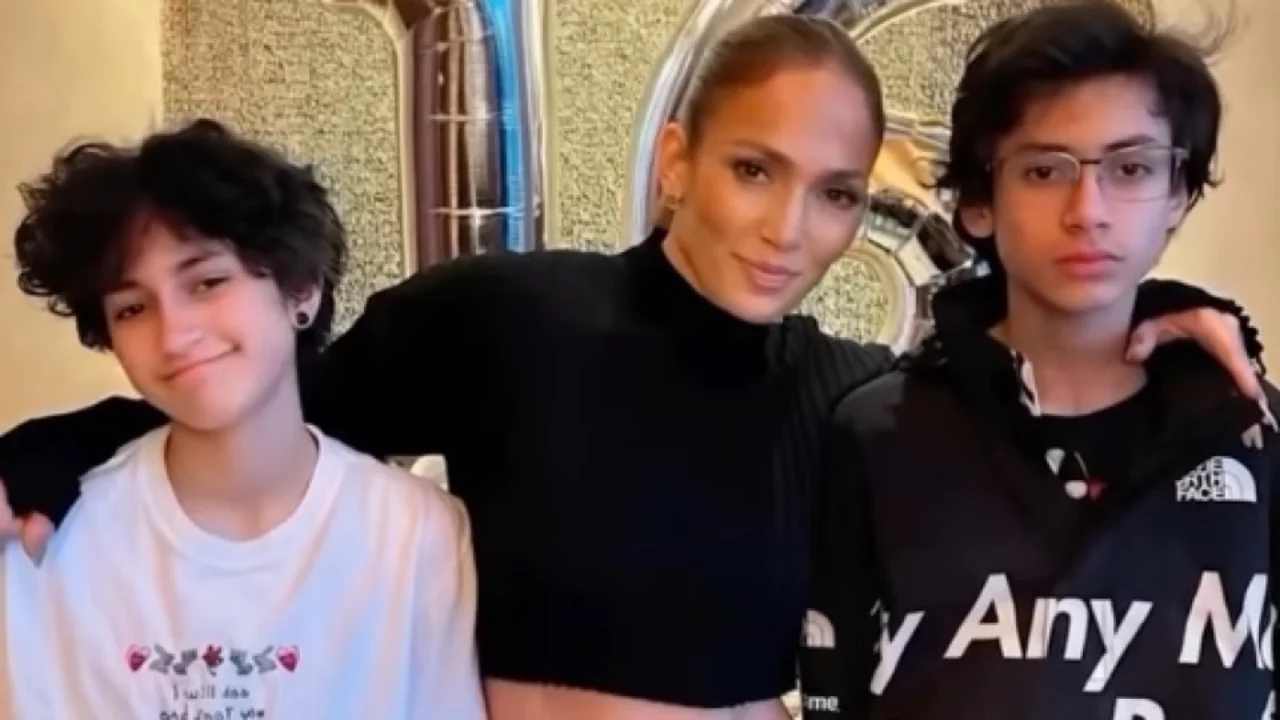  Jennifer Lopez, ikiz çocuklarının reşit olmasını kutladı 