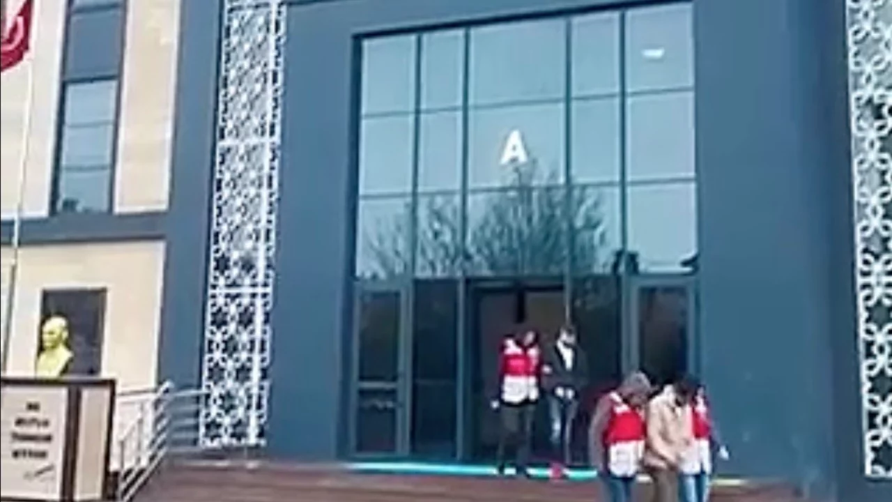 17 kaçak göçmen yakalandı, 4 organizatör tutuklandı