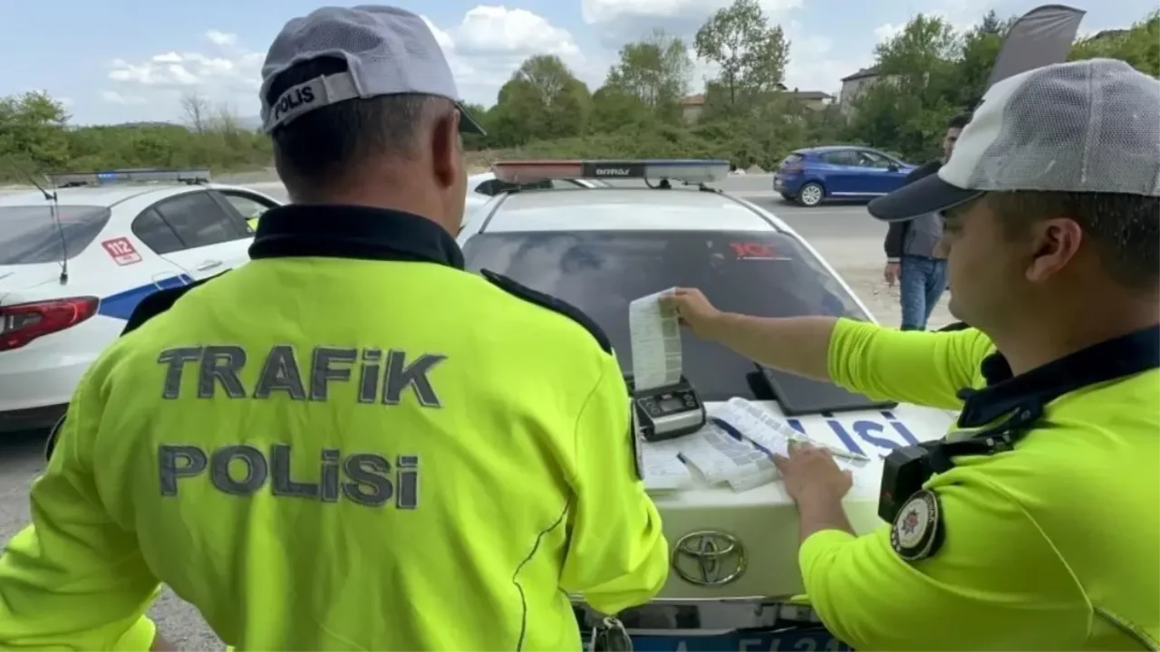 D&uuml;zce'de denetimlerde 228 ara&ccedil; trafikten men edildi