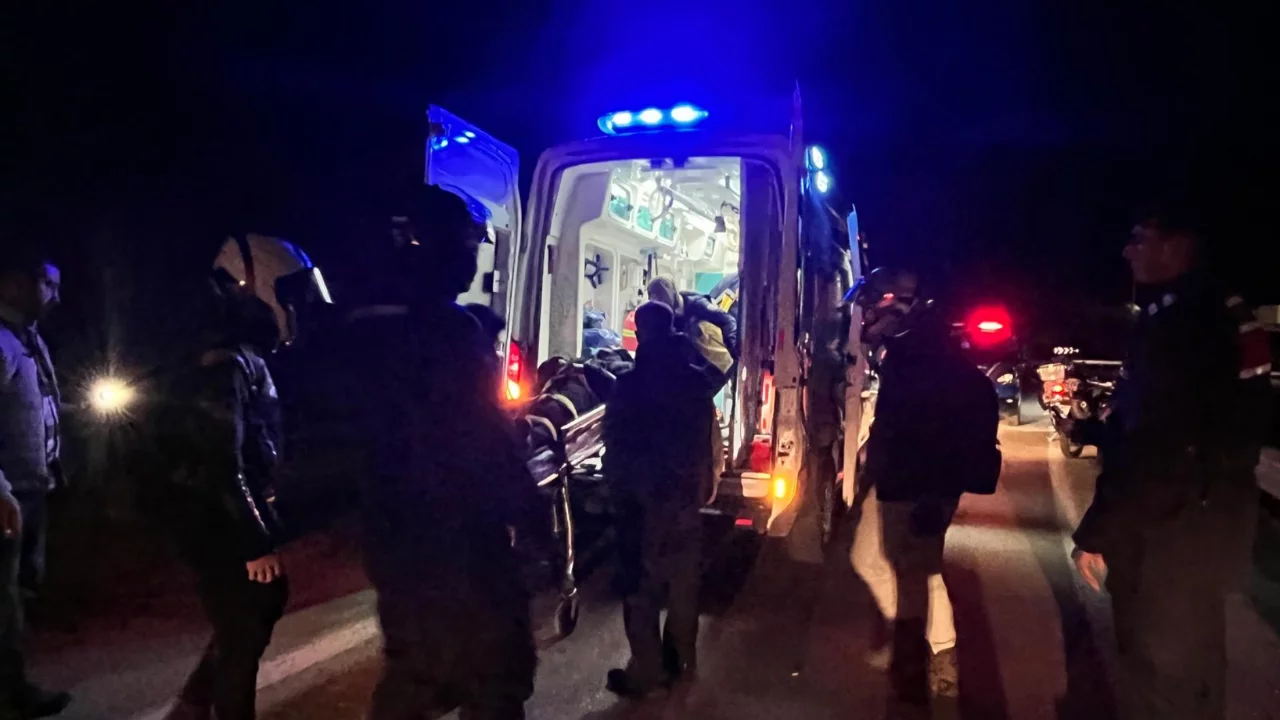 Bursa'da Gürsu TOKİ yolunda korkutan kaza! 17 yaşındaki sürücü uçuruma yuvarlandı... 