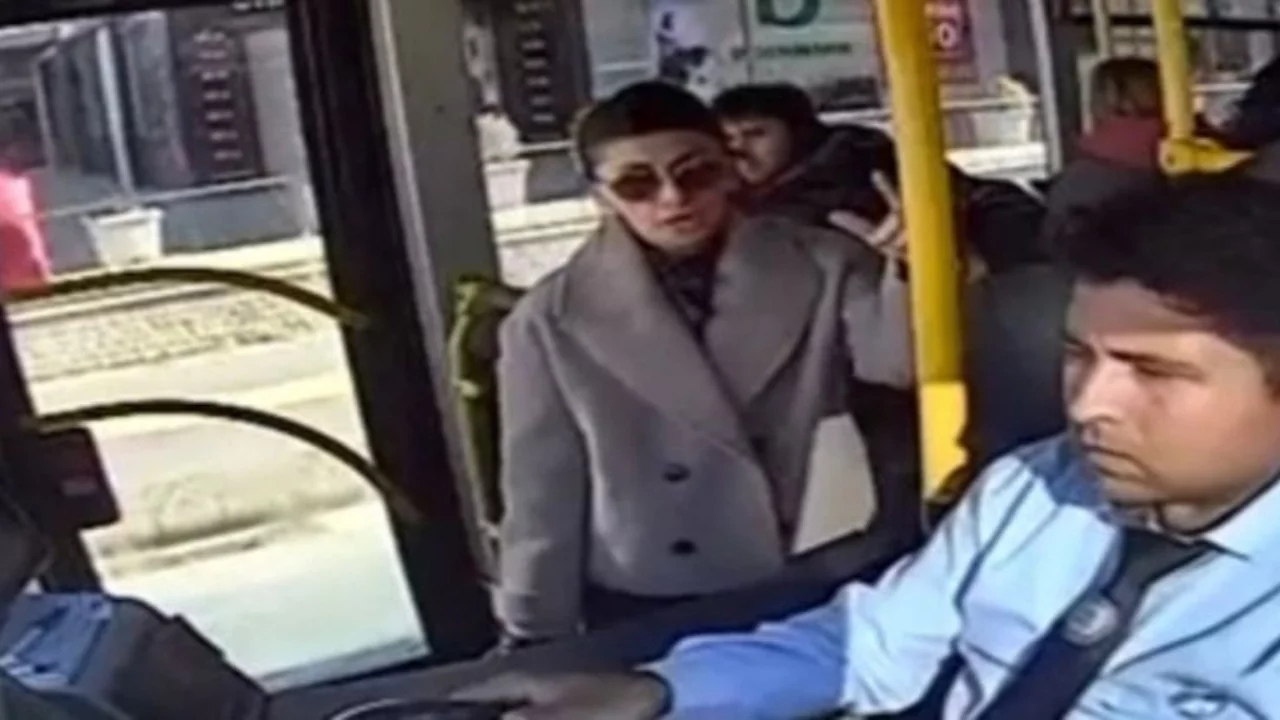 Muğla'da fenalaşan yolcuyu otob&uuml;s şof&ouml;r&uuml; hastaneye yetiştirdi