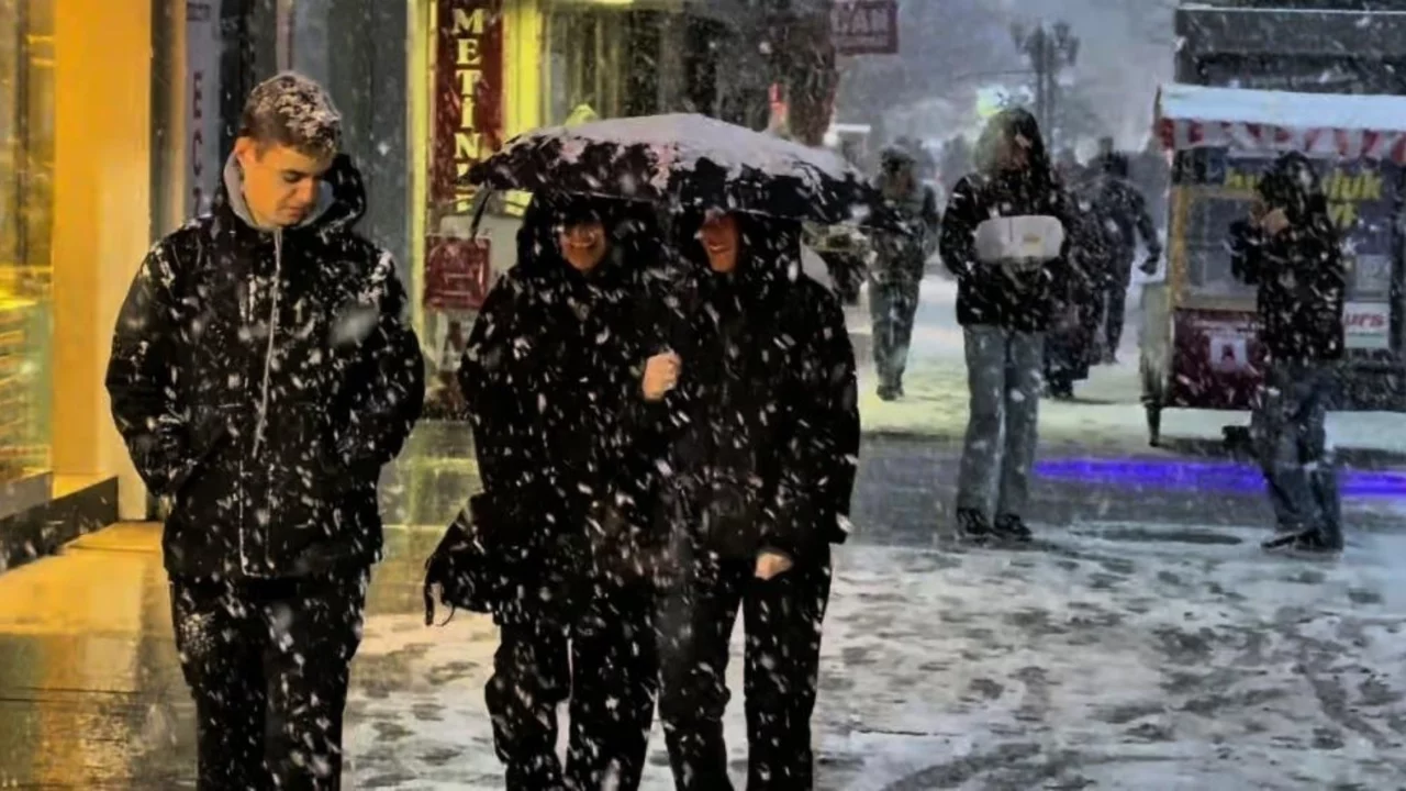 Meteoroloji'den buzlanma, don ve &ccedil;ığ uyarısı
