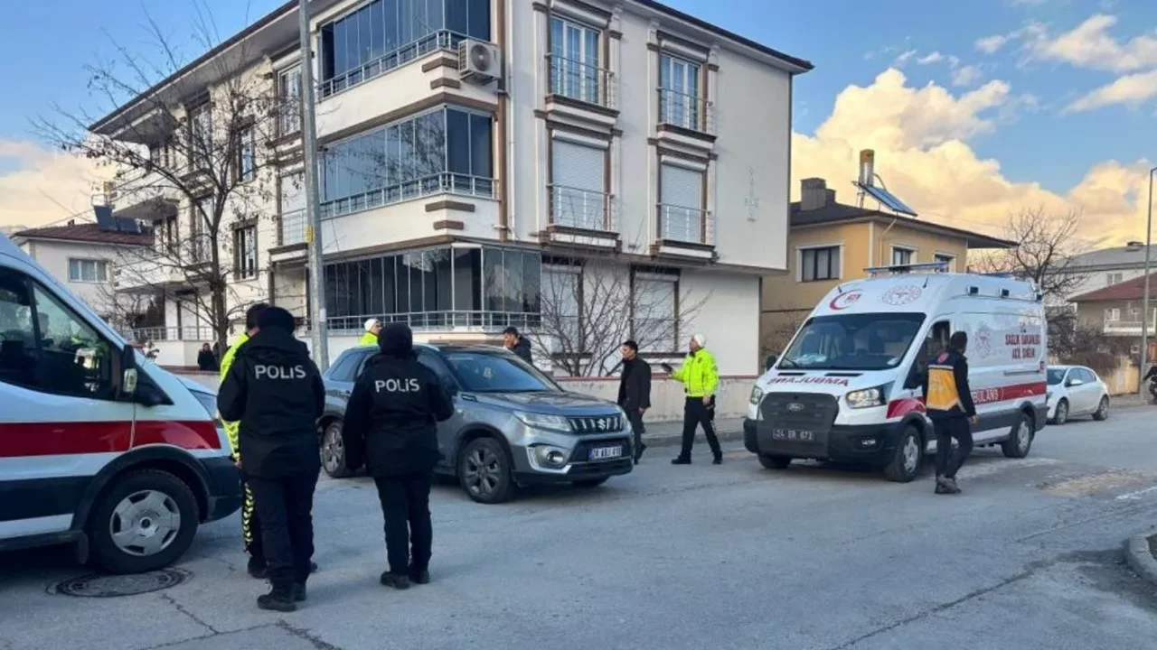 Erzincan'dan iki otomobil &ccedil;arpıştı: Yaralılar arasında &ccedil;ocuklar var