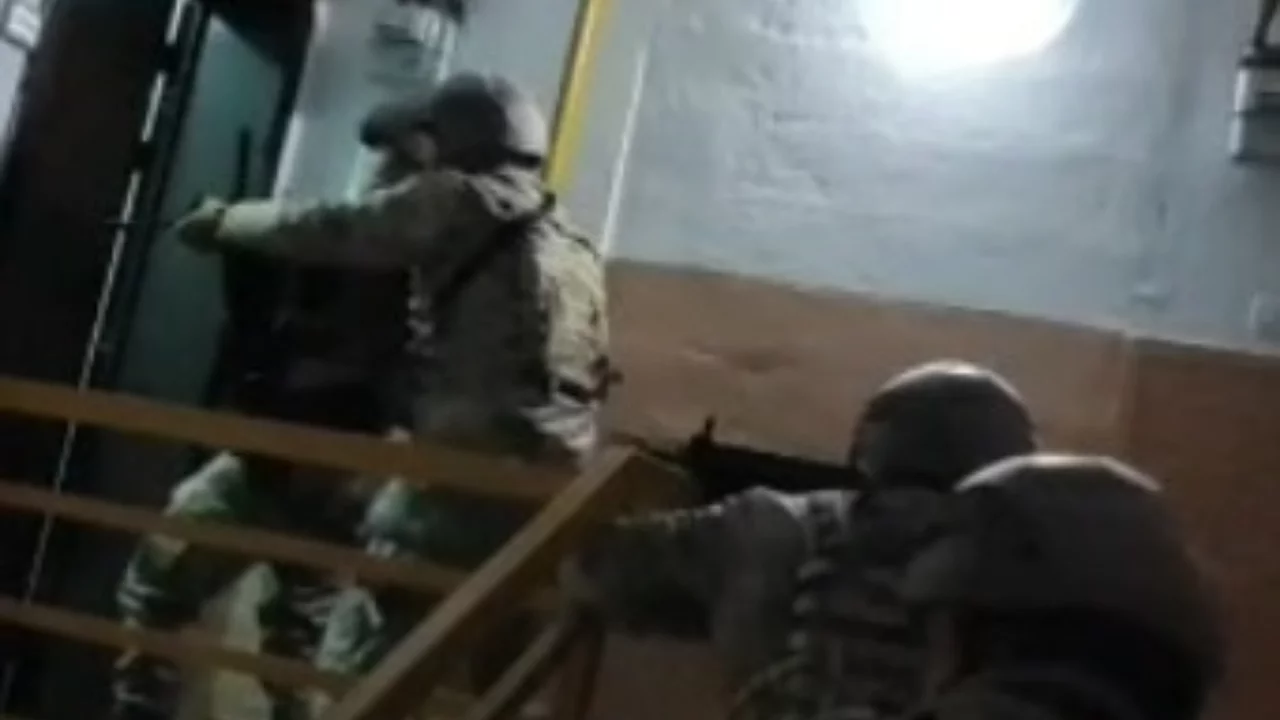 Jandarmadan DEAŞ'a eş zamanlı operasyon