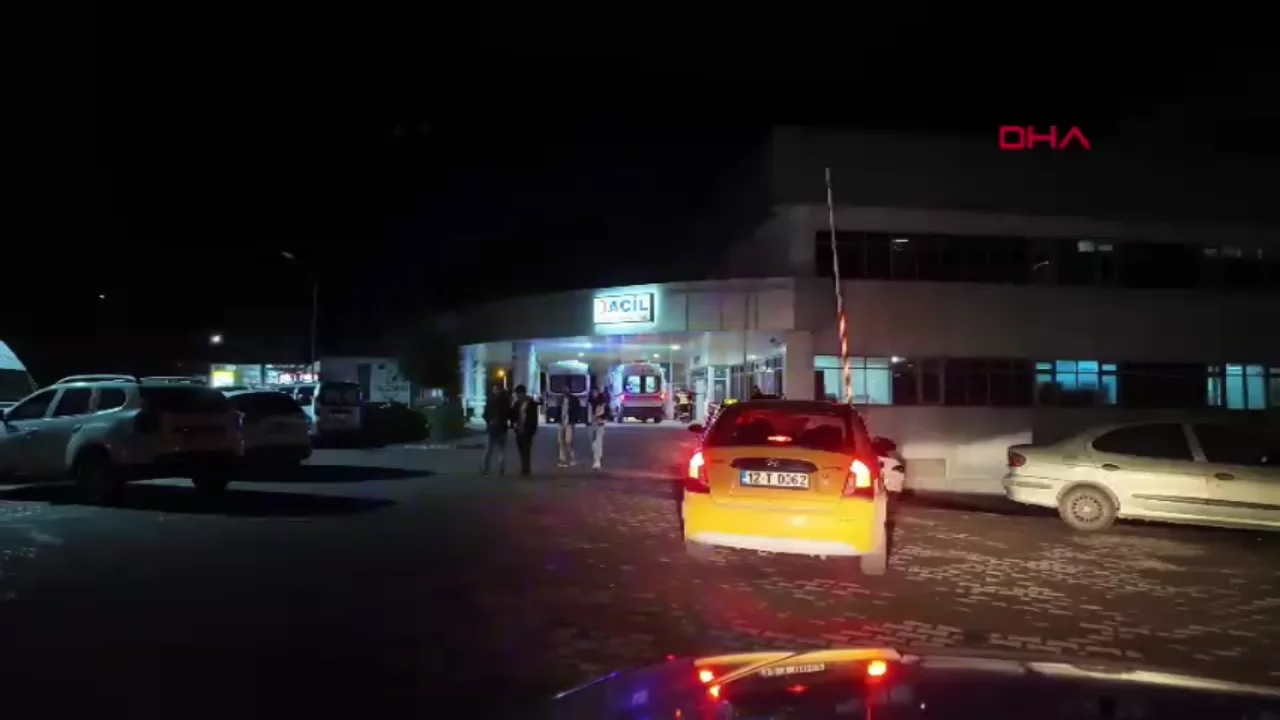 Bingöl'de çekici ile otomobil çarpıştı: 3 yaralı