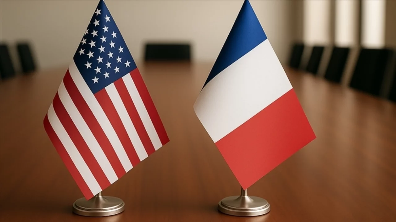 Fransa'da Dışişleri'ne &ccedil;ağrılan ABD B&uuml;y&uuml;kel&ccedil;isi'nin gitmemesi Washington-Paris arasında yeni gerilime yol a&ccedil;tı