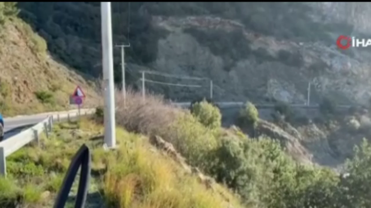 Antalya'da karayolu kenarında kadın cesedi bulundu
