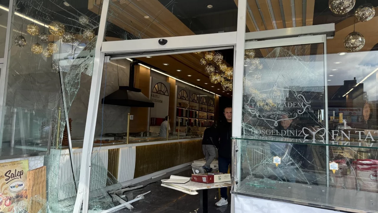 Ankara'da otomobilin d&uuml;kkana girmesiyle ilgili konuşan &ccedil;alışan o anları anlattı