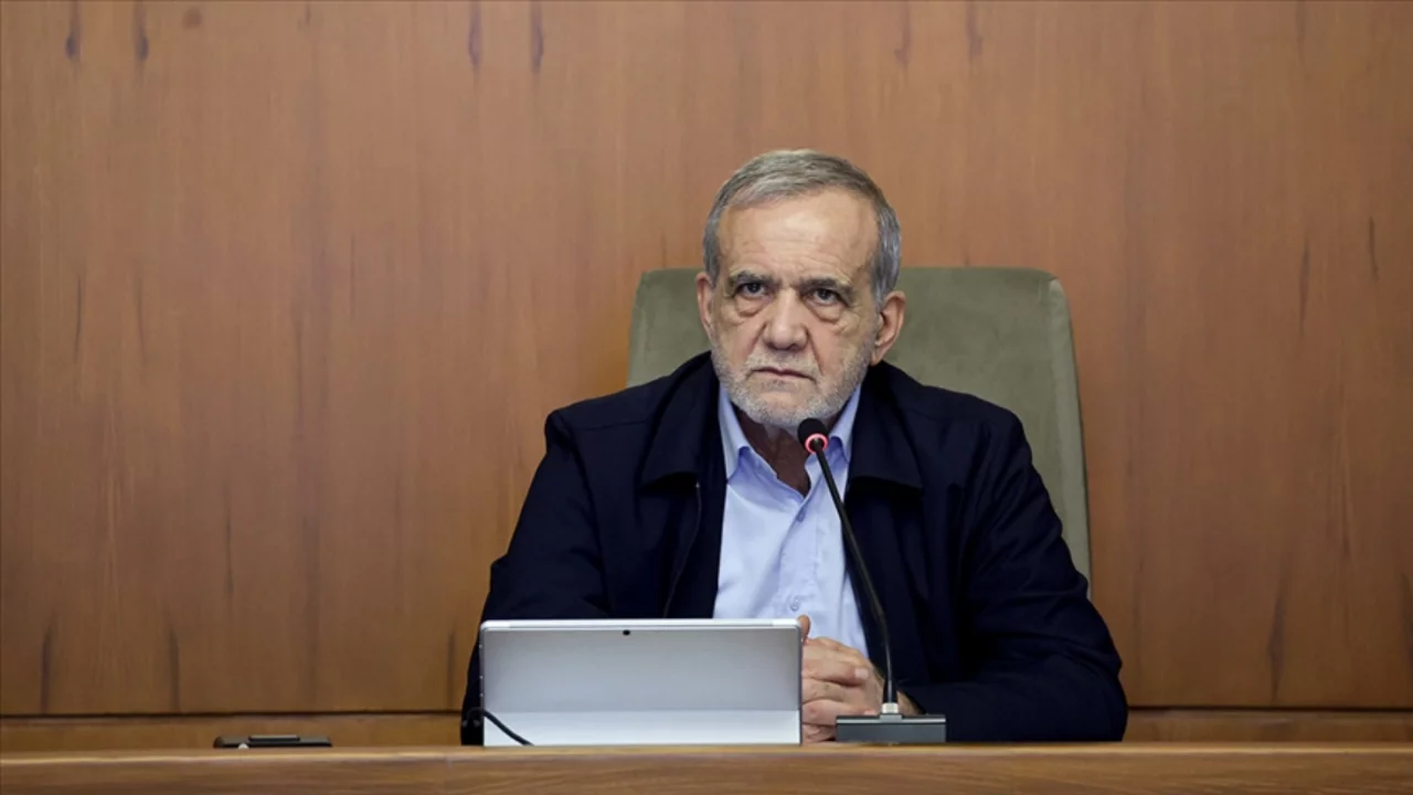 İran Cumhurbaşkanı Pezeşkiyan: Toplumun kutuplaştırılması ülkeyi ciddi zorluklarla karşı karşıya bırakır