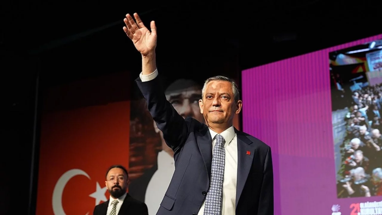 Özgür Özel: Muhalefetin iftar sofrasından korkar olmuşlar