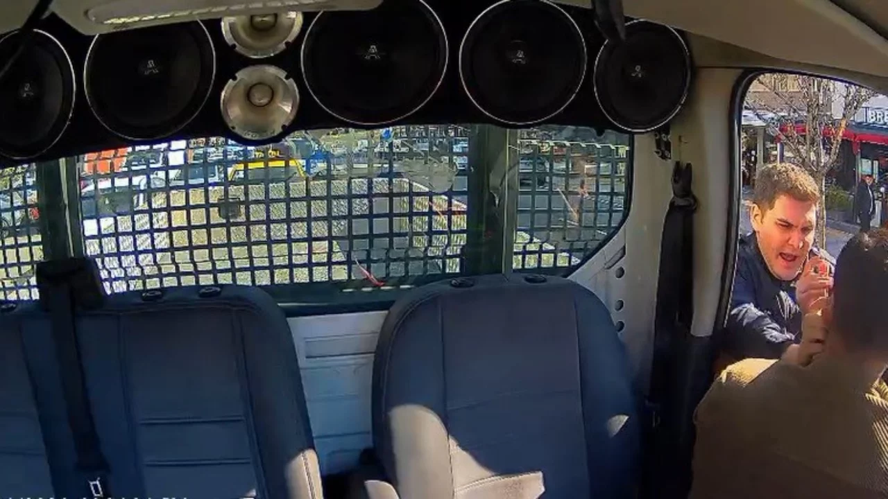 İzmir'de sürücüye darp olayıyla ilgili polislere idari işlem