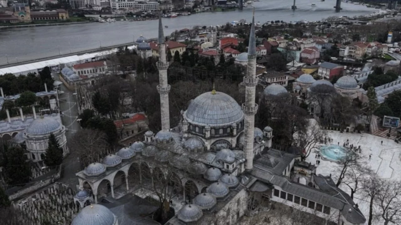 Osmanlı padişahlarının kılıç kuşandığı cami: Eyüp Sultan