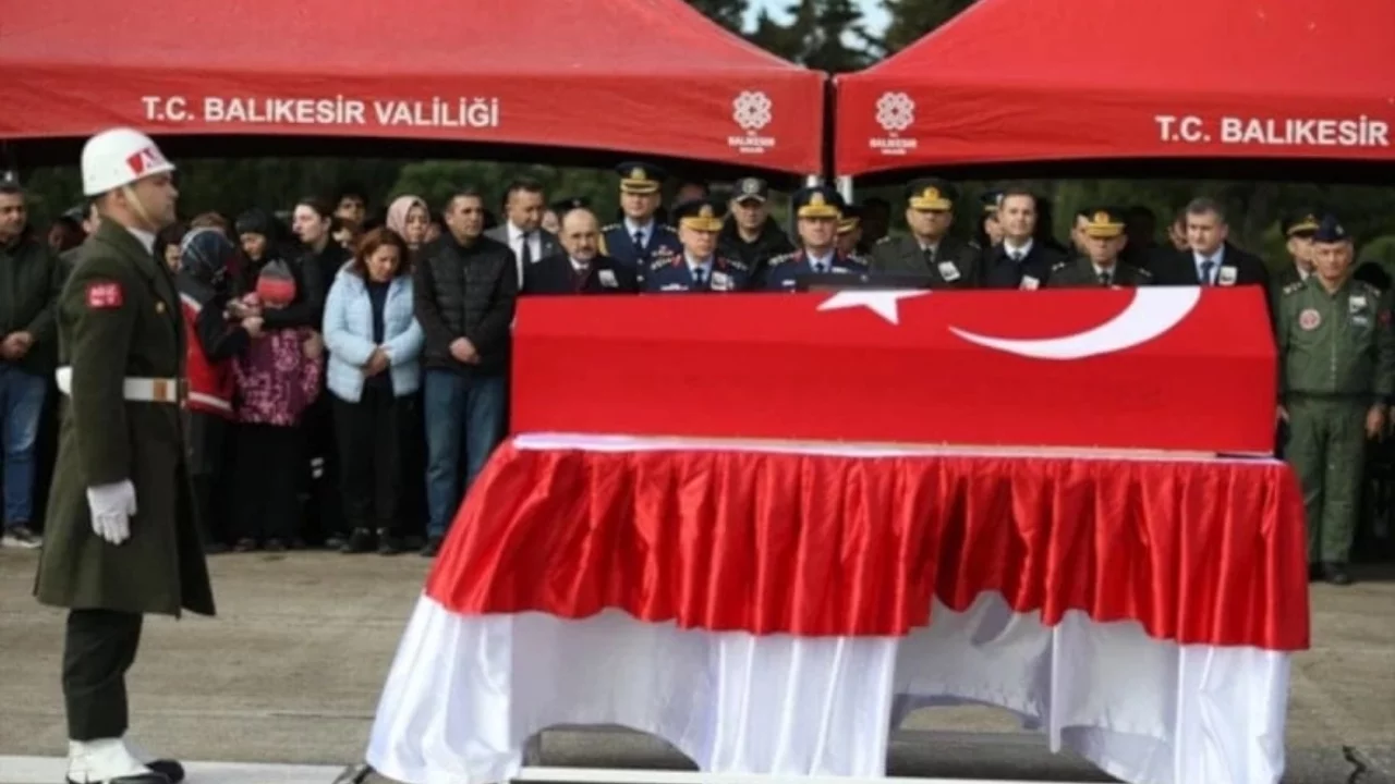 Şehit Pilot İbrahim Bolat, son yolculuğuna uğurlandı 