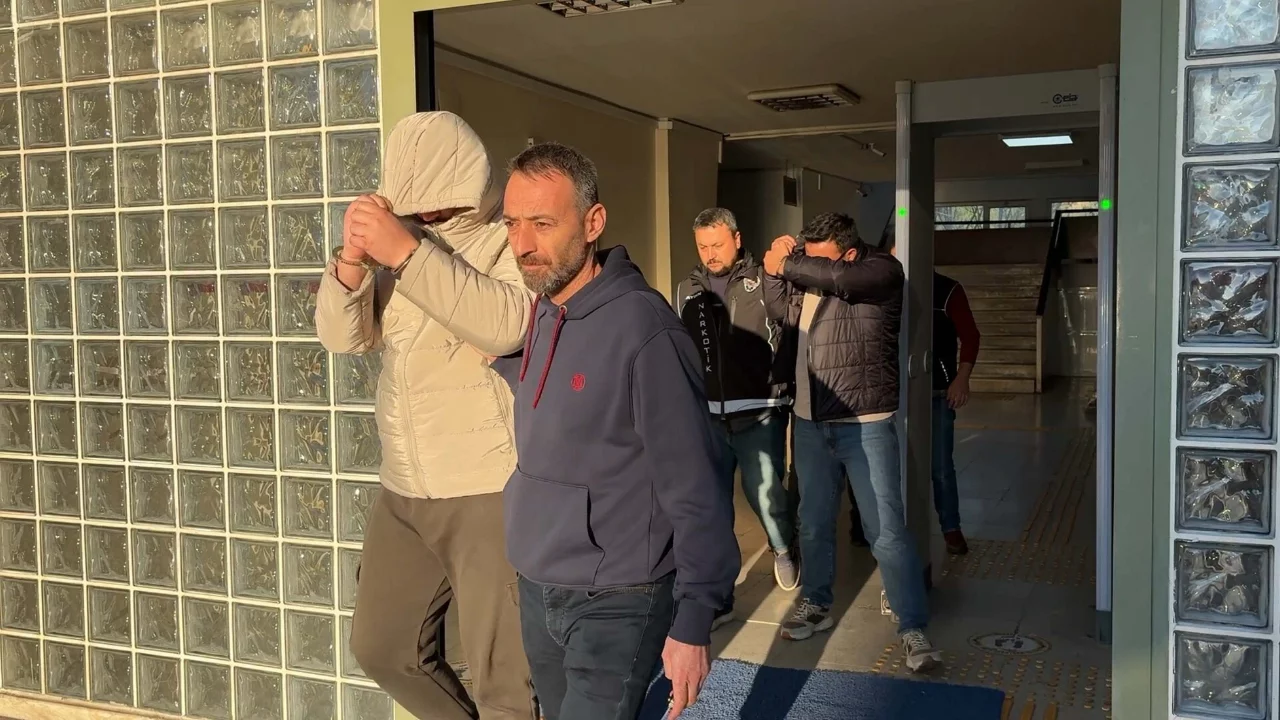 Aydın'da uyuşturucu operasyonuna 3 tutuklama
