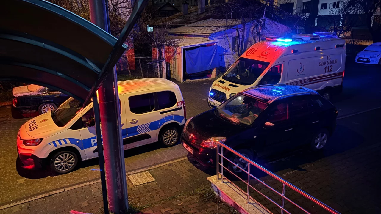 Bolu'da kendini odaya kilitleyen şizofreni hastası kadını polis ikna etti