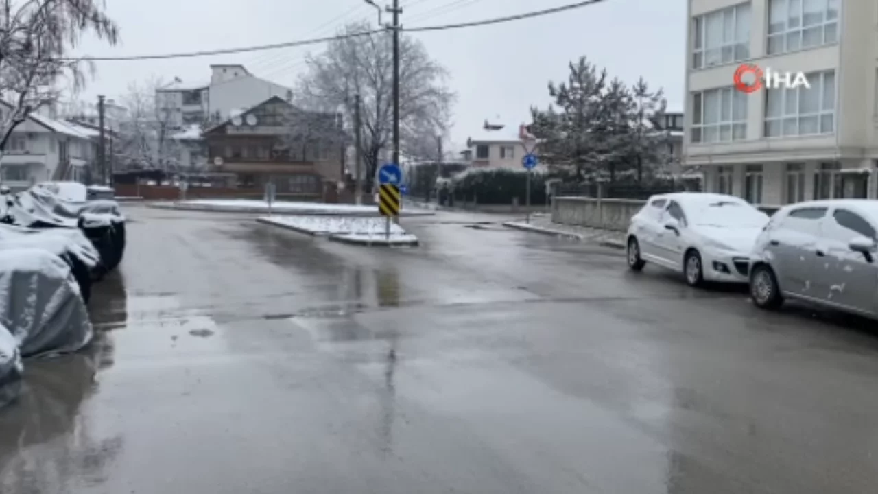 Bolu'da kar yağışı etkisini sürdürüyor