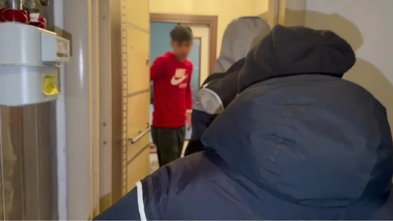 Kars'ta apartta 4 düzensiz göçmen yakalandı