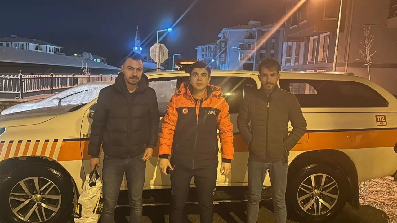 Karaman'da karda mahsur kalan aileyi AFAD kurtardı