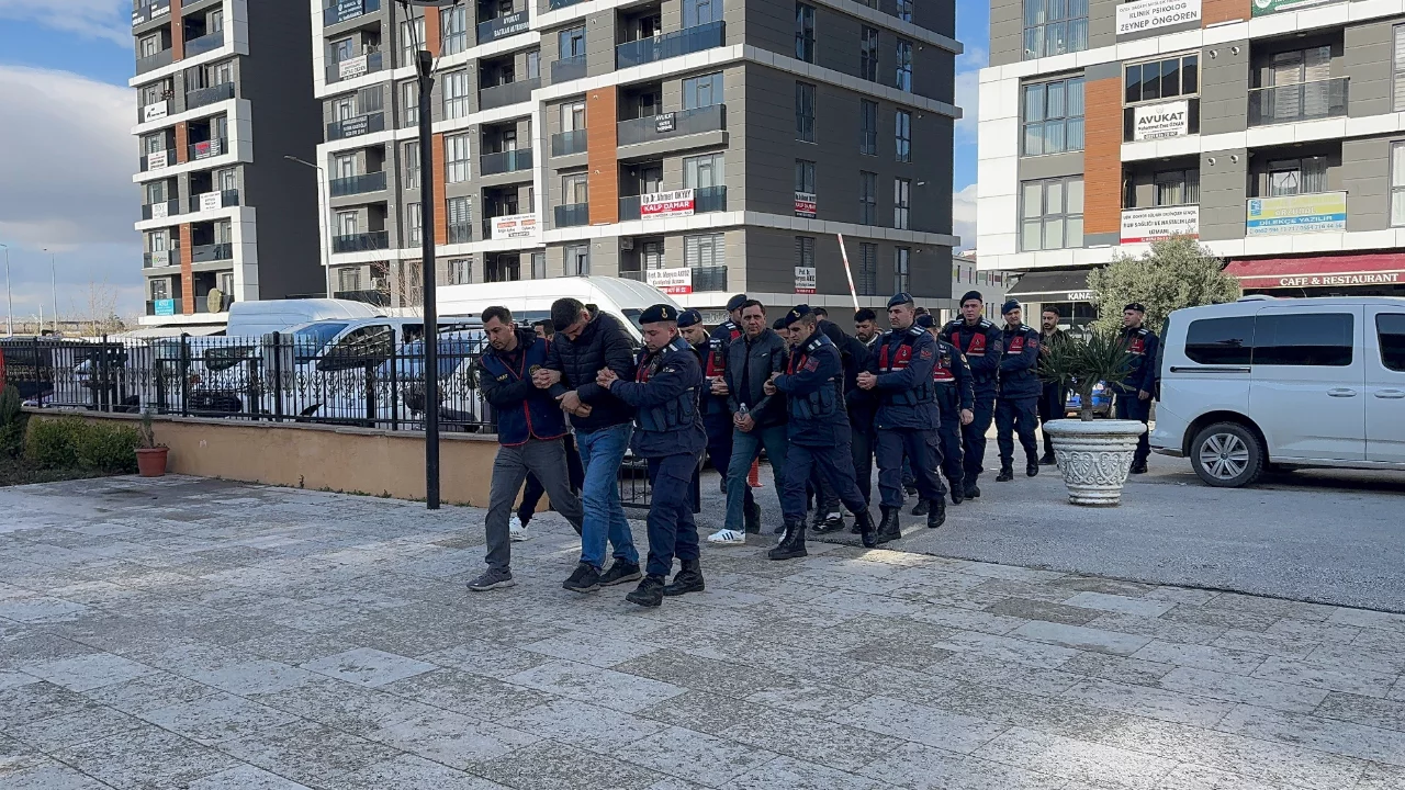 Bu kez bahis oynayan da oynatan da yandı