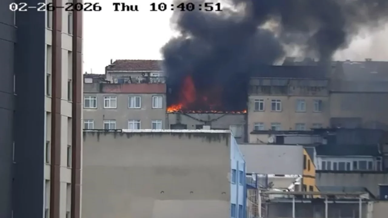 6 katlı binadan alevler yükseldi