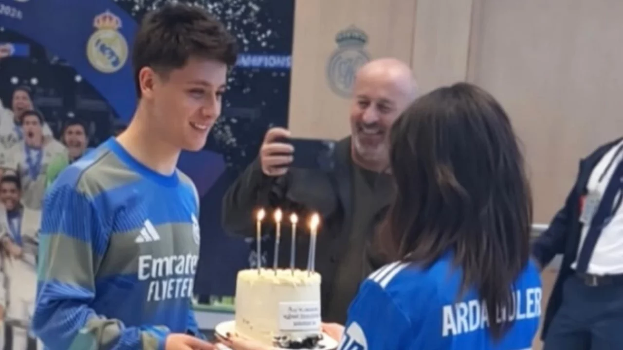  Arda Güler'e maç sonrası sürpriz kutlama 