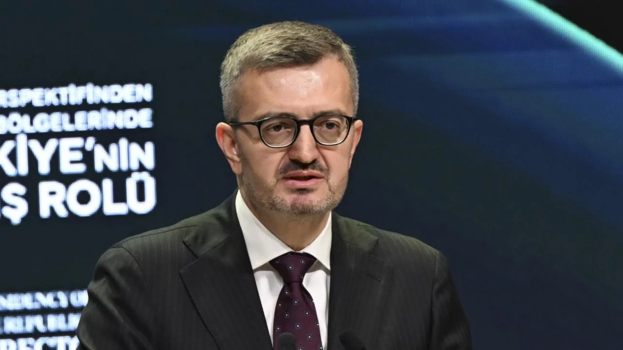 Burhanettin Duran: Suriyeli kardeşlerimizin haklı mücadelesinin yanında olacağız 