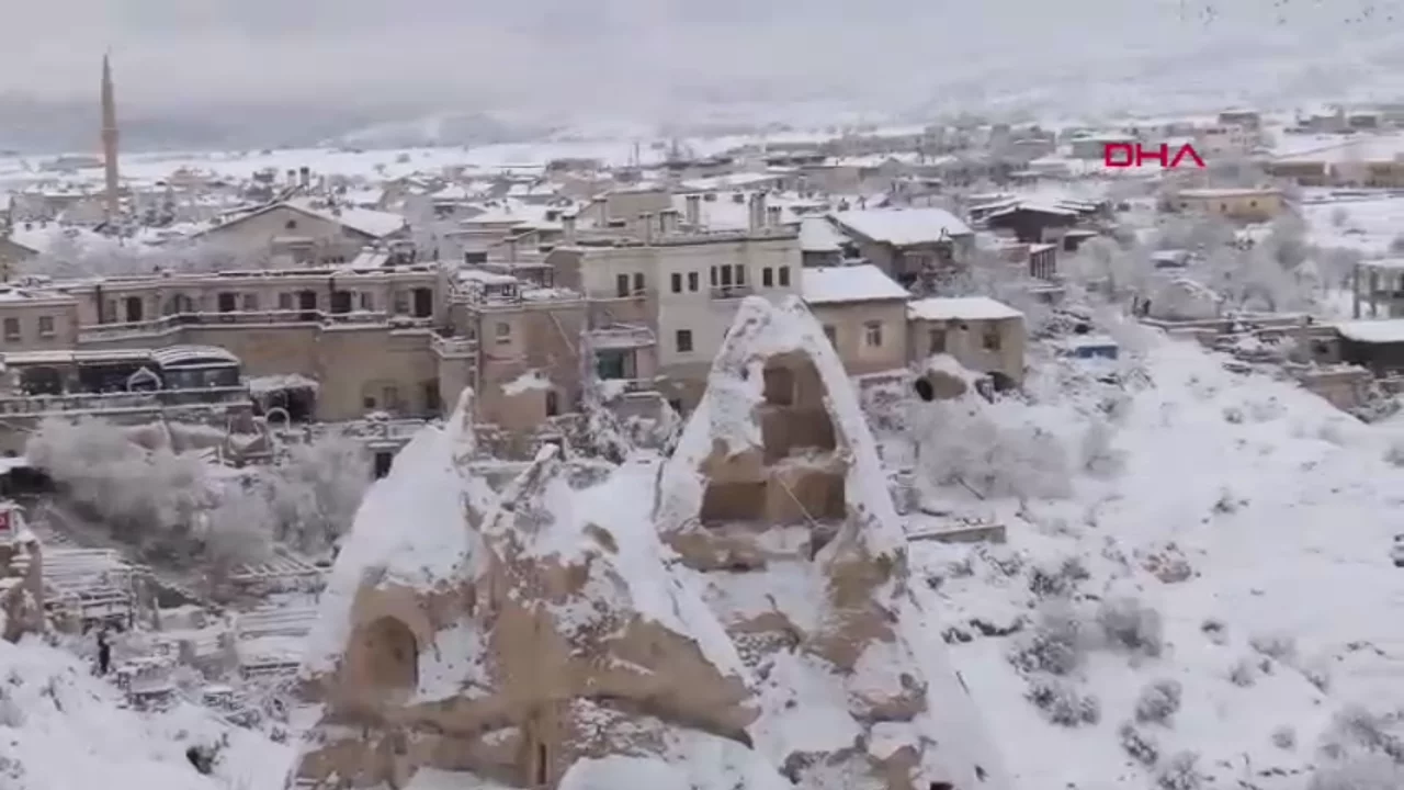 Kapadokya, beyaz örtü ile kaplandı