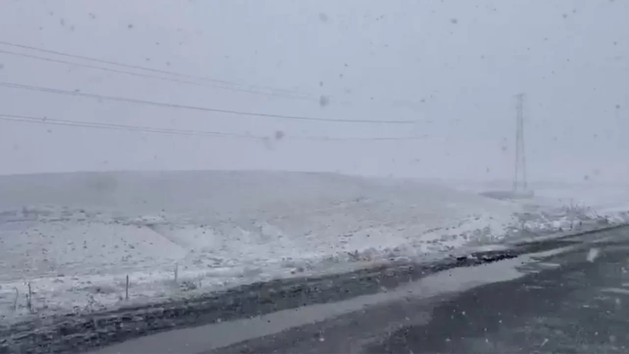Türkiye'nin en kurak ilçesine kar yağdı