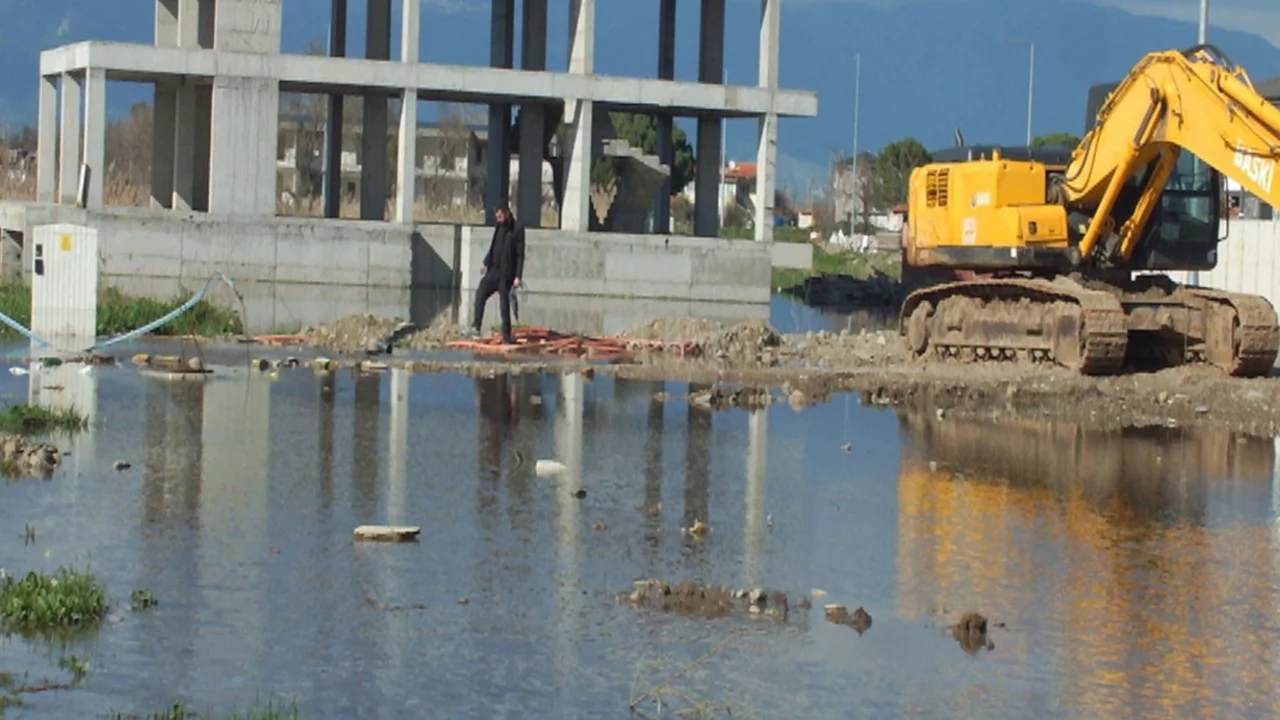 Balıkesir'de korkutan sel