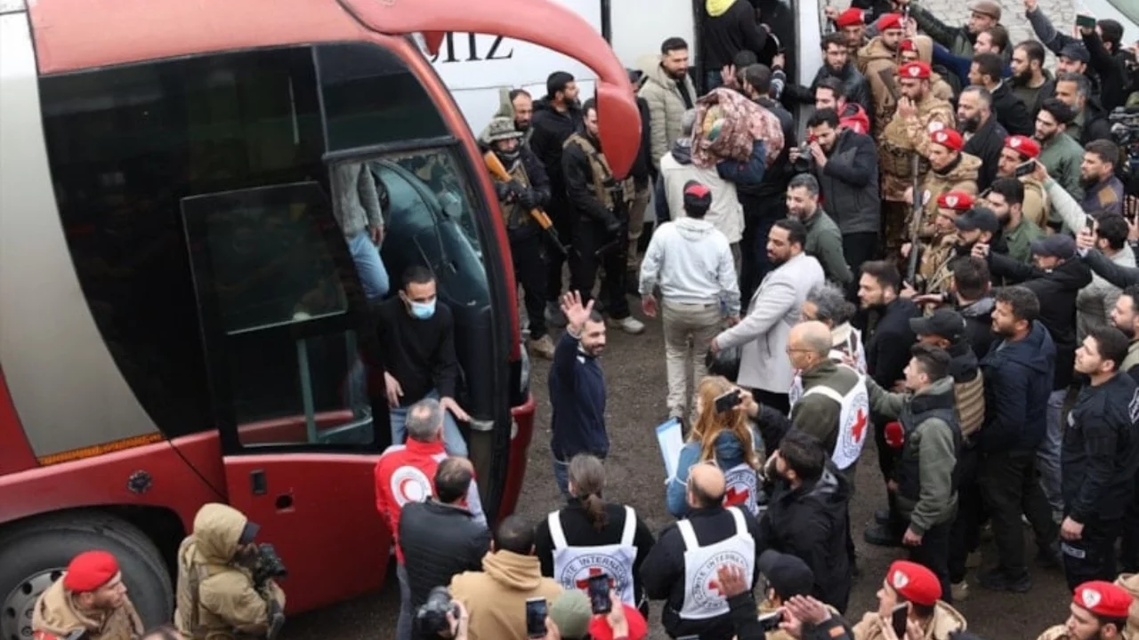 Süveyda'da esir takası: 86 kişi karşılıklı serbest bırakıldı