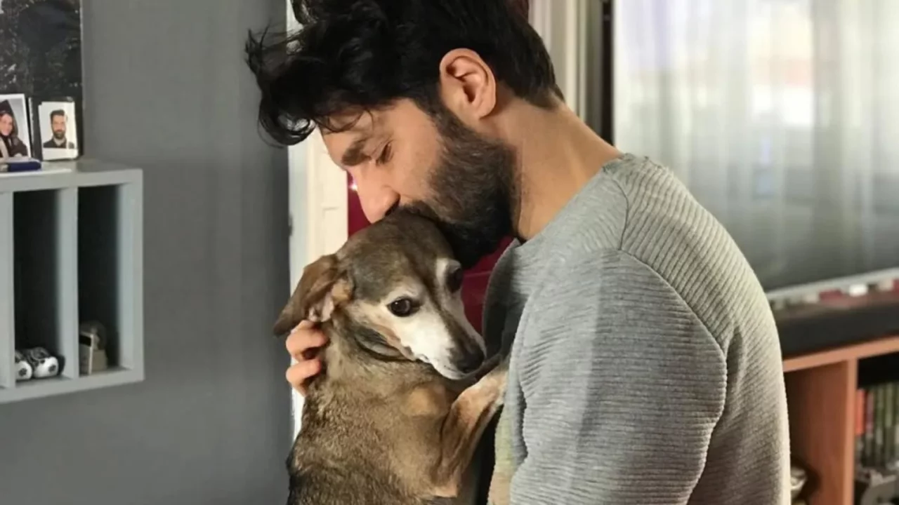 Taner Rumeli köpeği Sosis'i kaybetti