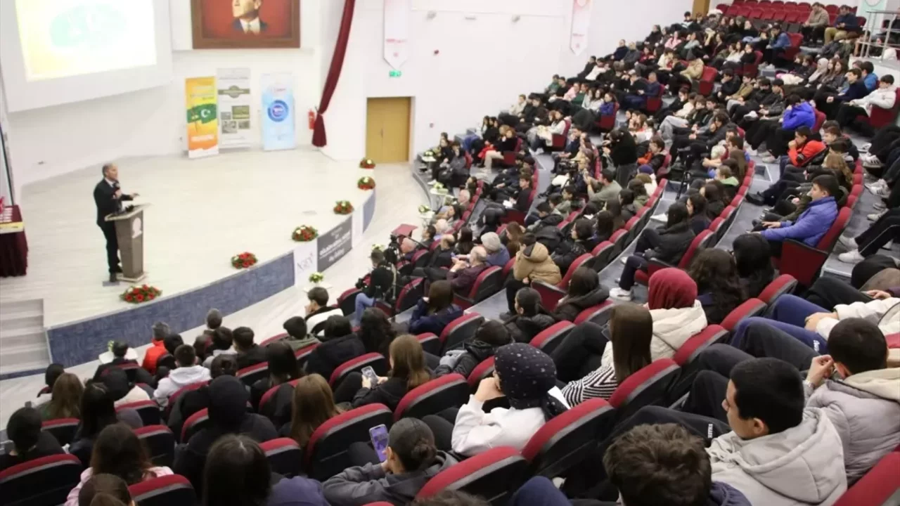 Kütahya'da "orman ve yeşil vatan" temalı resim yarışmasında ödüller verildi