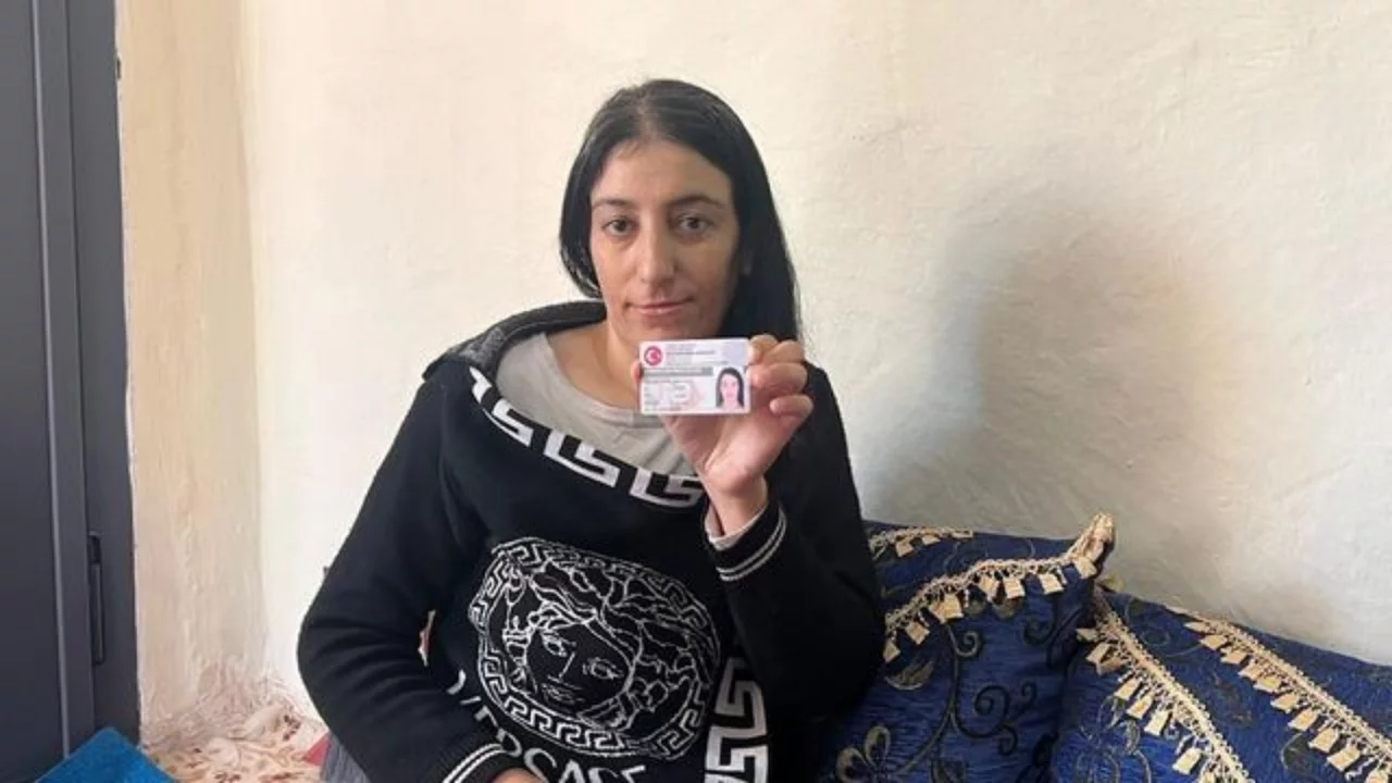 Kimliklerindeki yazı 40 yıldır kabusları oldu! "Bize bir çare bulunsun"