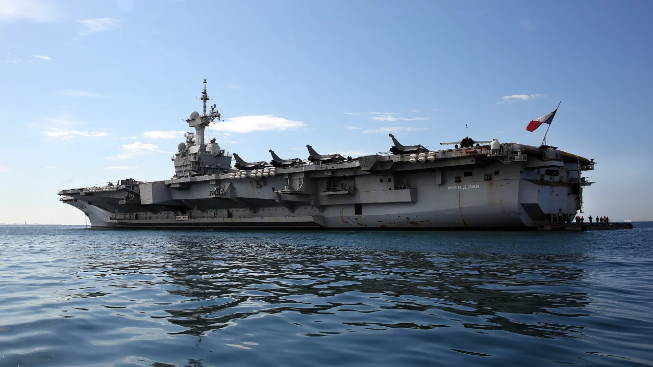 İsveç'te konuşlu Fransız uçak gemisi yakınlarında Rusya'ya ait İHA tespit edildiği iddiası