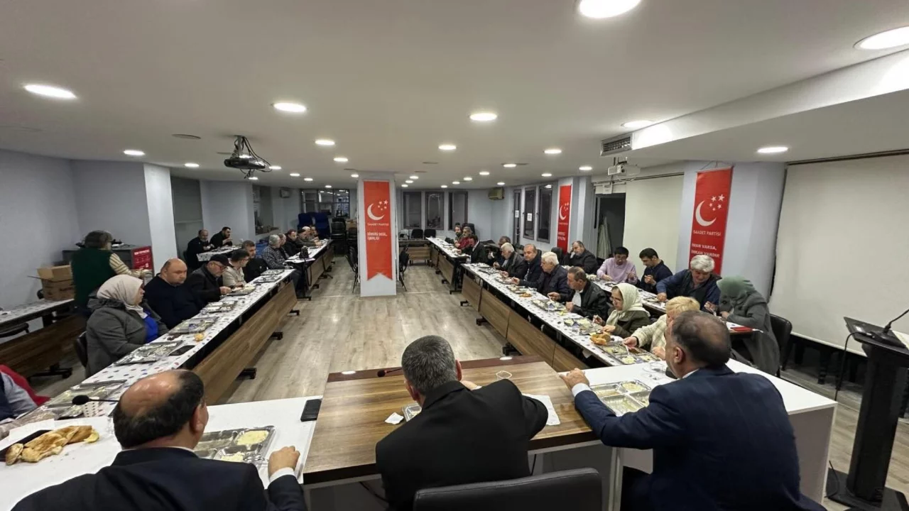 Saadet Partisi Bursa İl Başkanlığı'ndan anlamlı iftar sofrası 