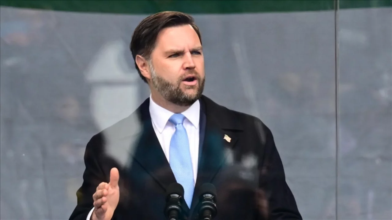 ABD Başkan Yardımcısı Vance, İran'a olası saldırıların uzun savaşa dönüşme ihtimali olmadığını söyledi