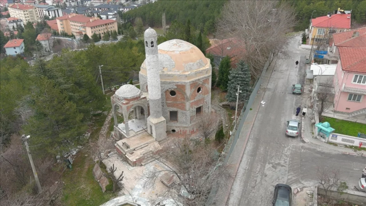 Kütahya'da Çinili Cami'nin yıkılarak yeniden yapılması için çalışmalar sürüyor