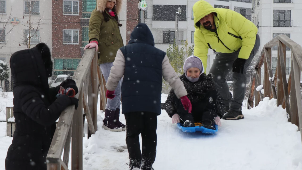 Bolu'da 1 ilçede okullar tatil edildi