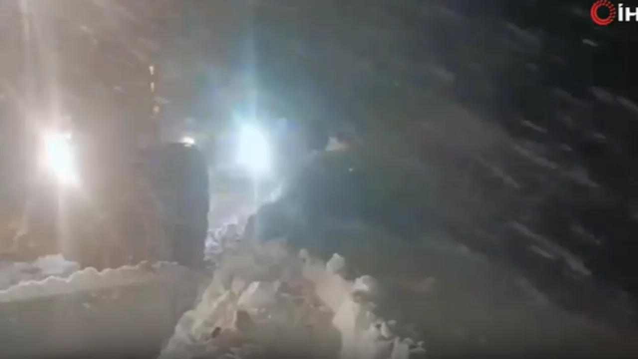 Siirt kara teslim oldu! Doğum yapan kadınlar, hastalar, yolcular mahsur kaldılar 