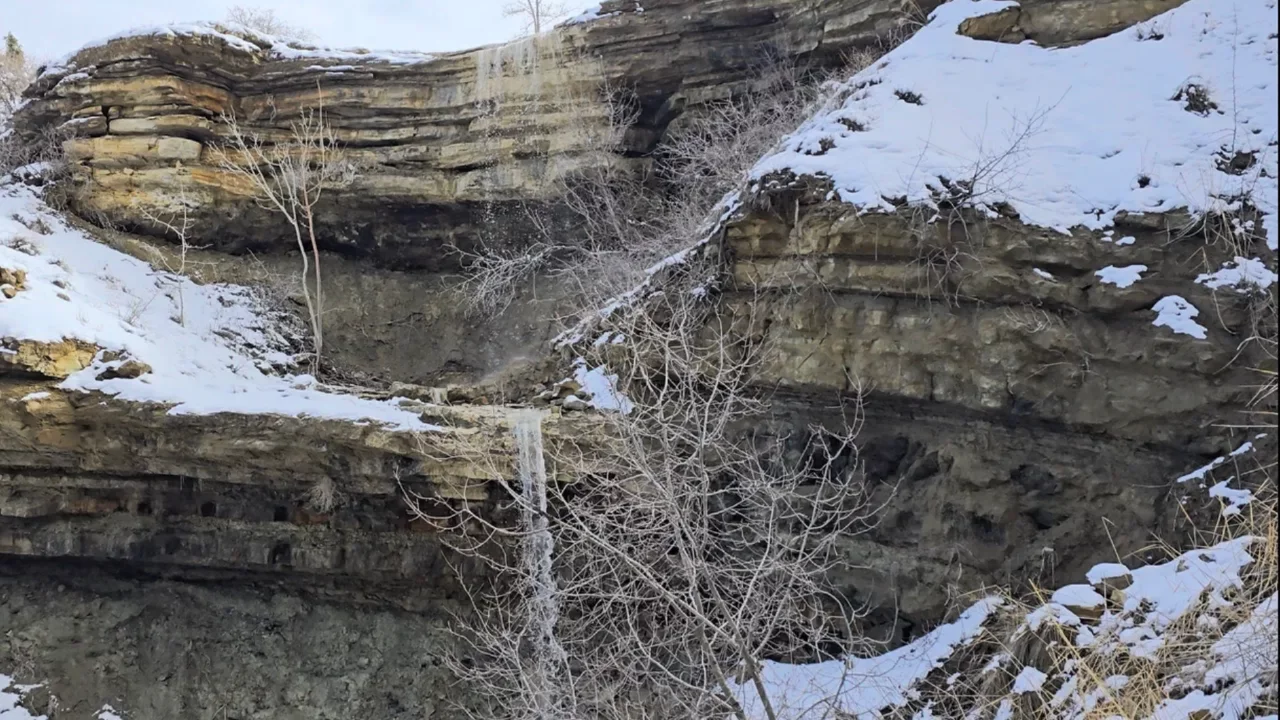 Harput'ta doğa ziyafeti: Kayalıklardan süzülen sular görsel şölen sunuyor 